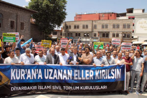 İsveç’te Kur’an-ı Kerim’e yapılan saldırı Diyarbakır’da kınandı