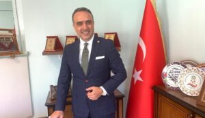 Cuma İçten Gelecek Partisi’nden istifa etti