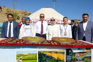 Vali Ali İhsan Su Malazgirt Zaferi kutlamalarına katıldı