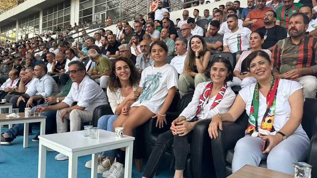 Amedspor siyasi partileri bir araya getirdi