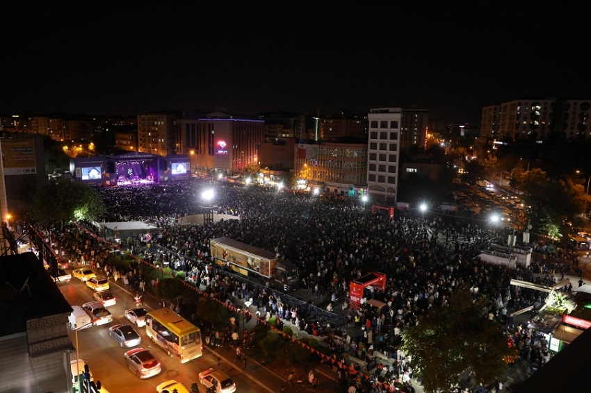 Diyarbakır Sur Kültür Yolu Festivaline 2 bin sanatçı katılacak!