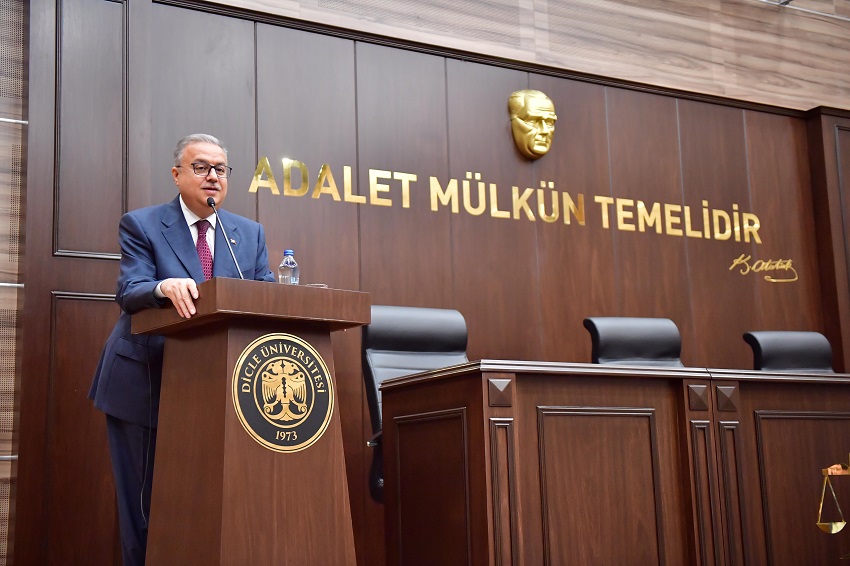 Hukuk Fakültesinde ilk dersi Diyarbakır Valisi Ali İhsan Su verdi