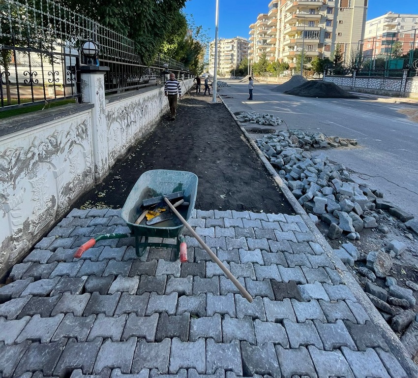 BAĞLAR’IN ÇEHRESİ YENİ HİZMETLERLE CAN BULUYOR