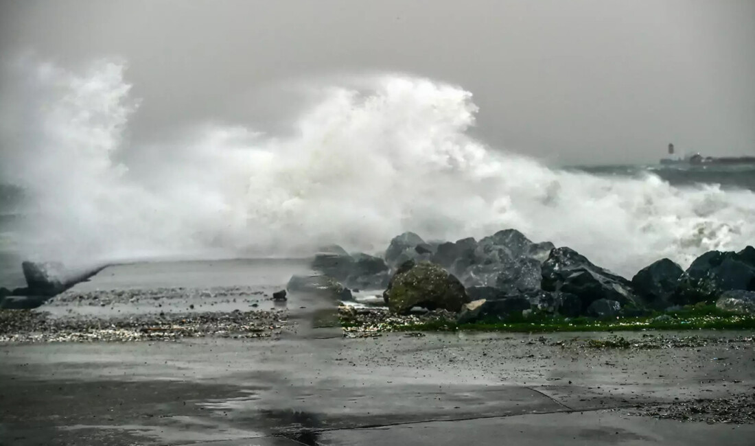 Çanakkale Boğazı, şiddetli fırtına