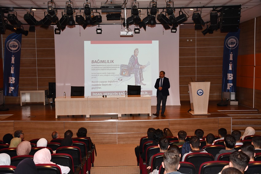 Dicle Üniversitesi’nde “Bağımlılıkla Mücadele” Paneli