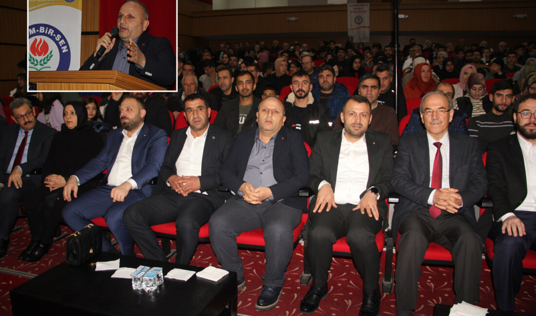 Midyat'ta katıldığı bir konferansta