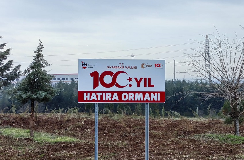 ‘100. Yıl Hatıra Ormanı’ tabela üzerinde kaldı!