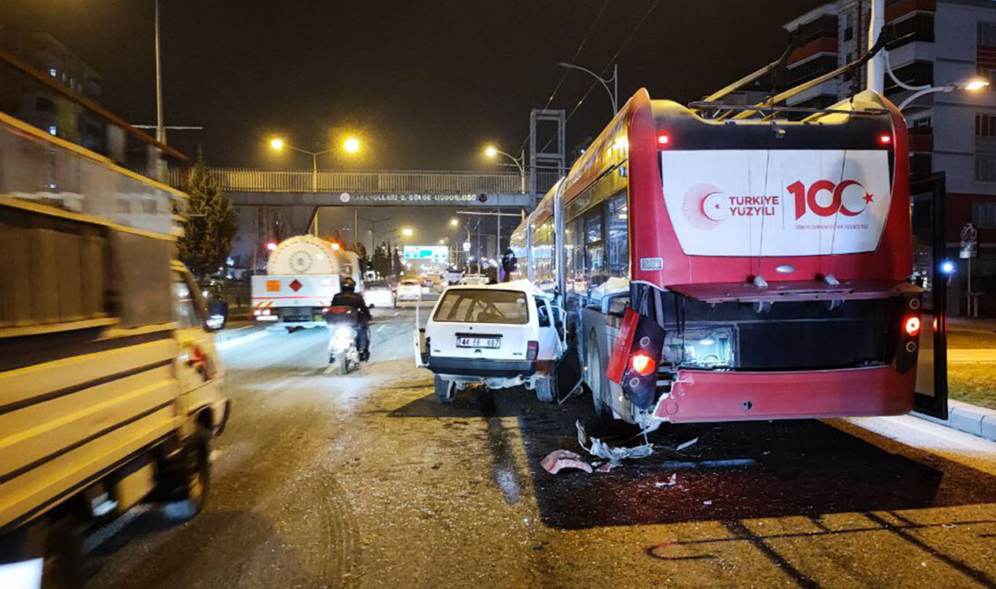 Merkez Battalgazi ilçesinde otomobil