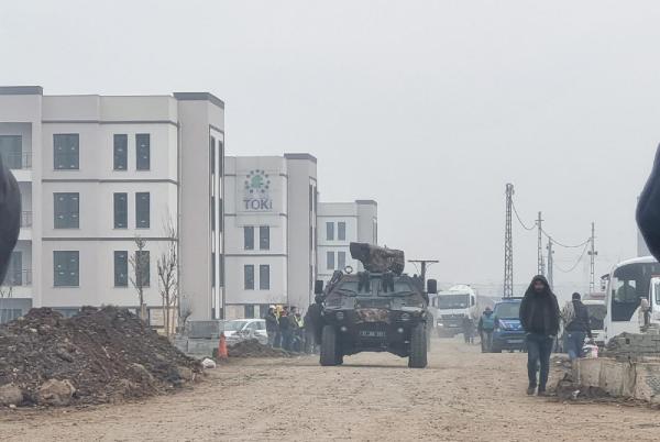 DİYARBAKIR'da, şantiyede sürücüsünün geri manevra