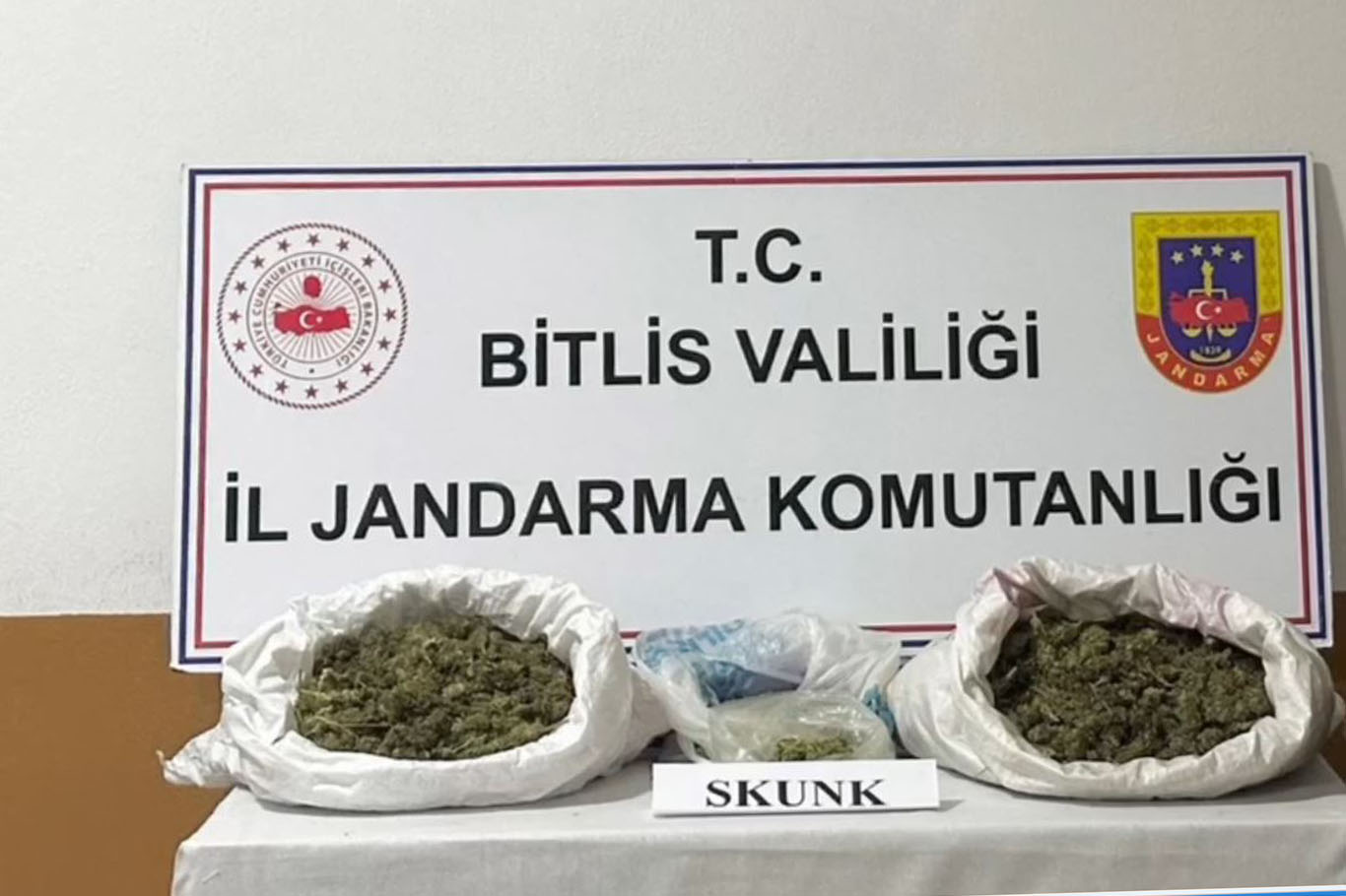 Bitlis’te 10 kilogram uyuşturucu ele geçirildi