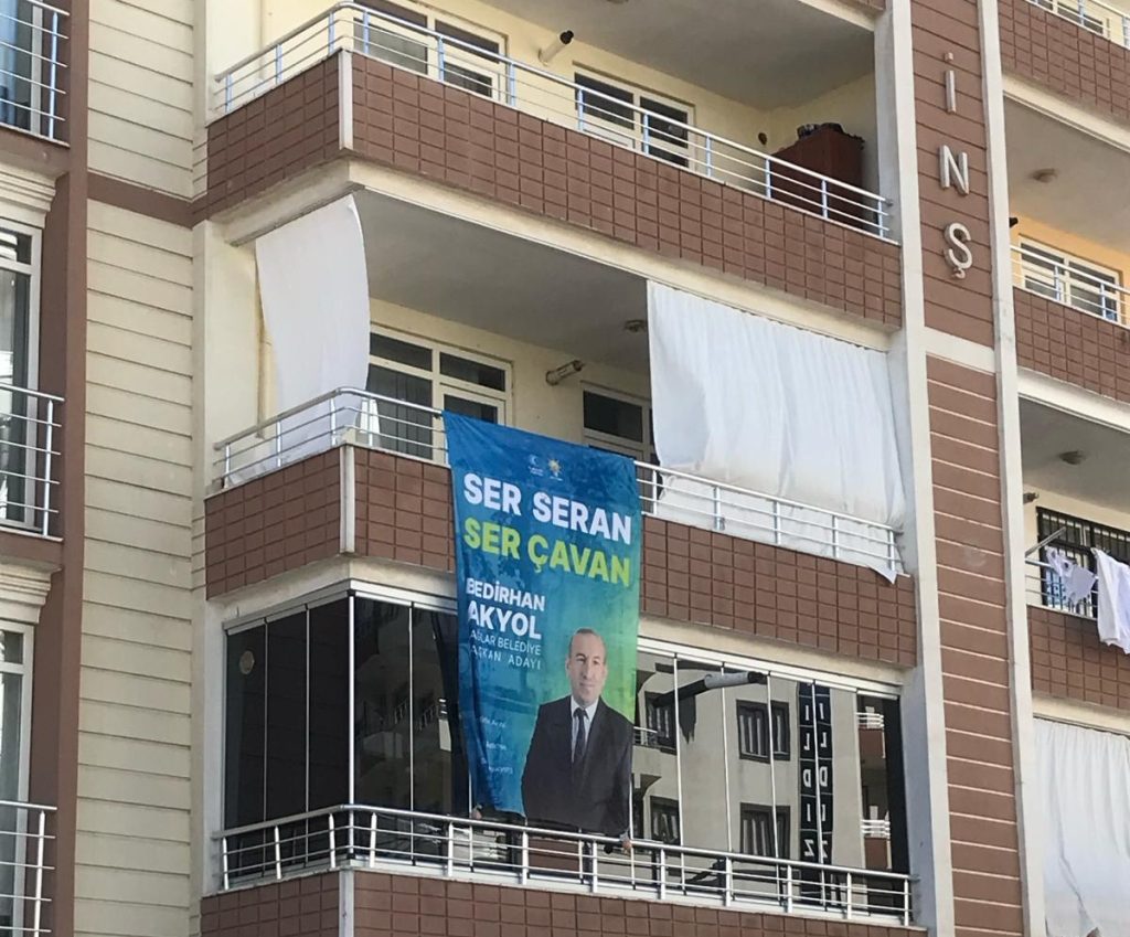 AK Parti Bağlar Adayı Akyol’un sevgisi evlere taşındı..