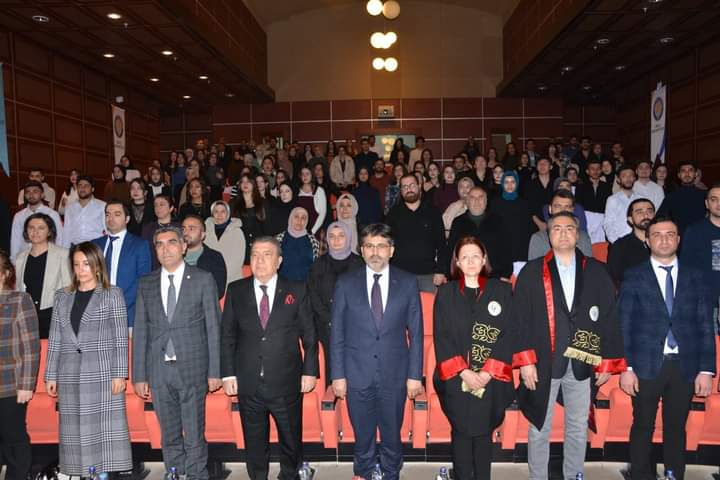 BERKO İLAÇ YÖNETİM KURULU BAŞKANI ECZ. BERAT BERAN, ECZACILIK FAKÜLTESİ ÖĞRENCİLERİYLE BULUŞTU