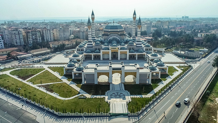 Diyarbakır’ın en büyük camisi