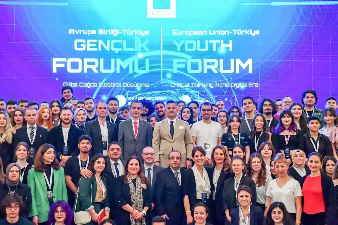 Diyarbakır Dicle Üniversitesi Öğrencileri AB – Türkiye Gençlik Forumu’na Katıldı