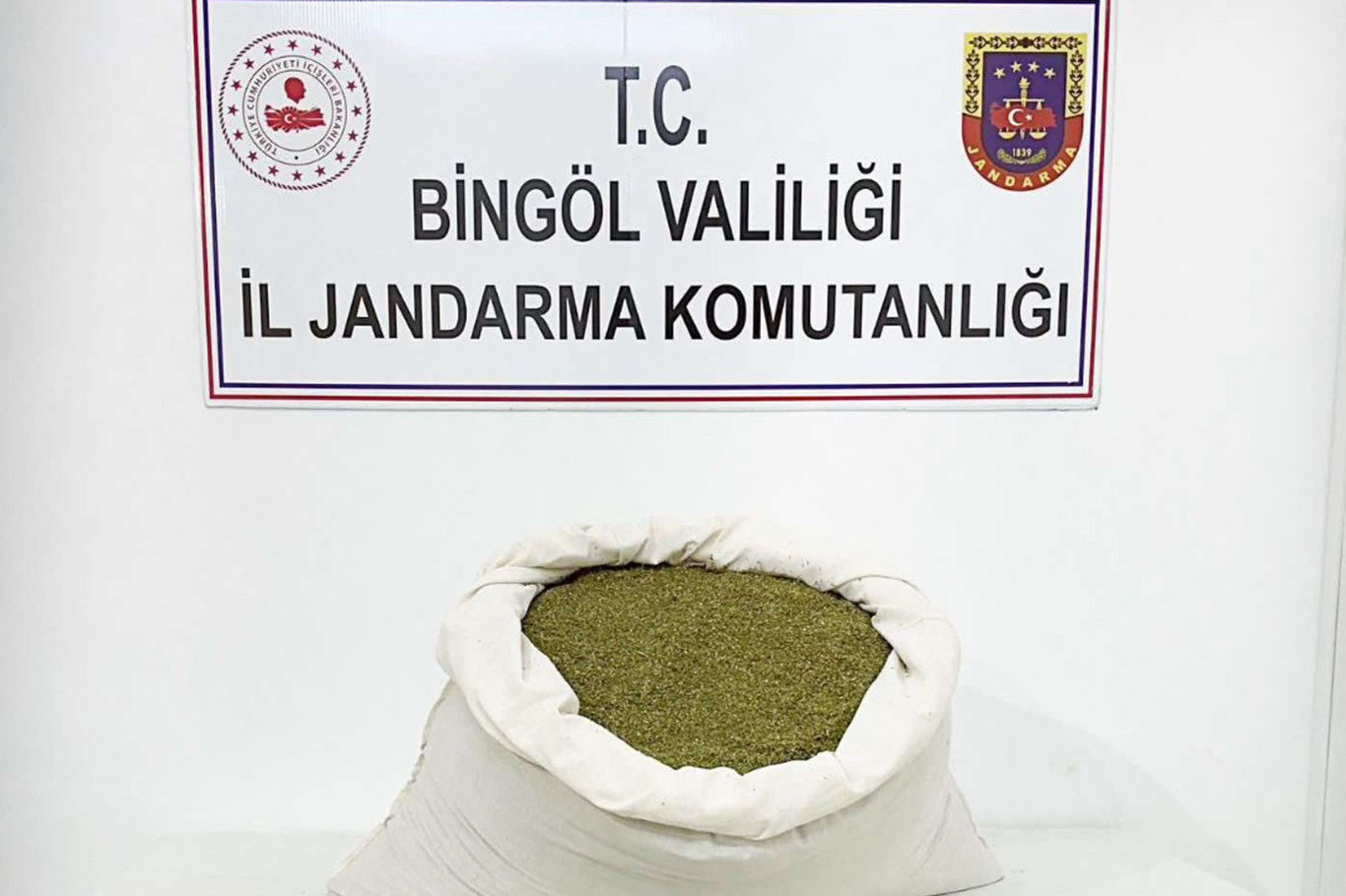 Bingöl’de 18,5 kilogram toz esrar ele geçirildi