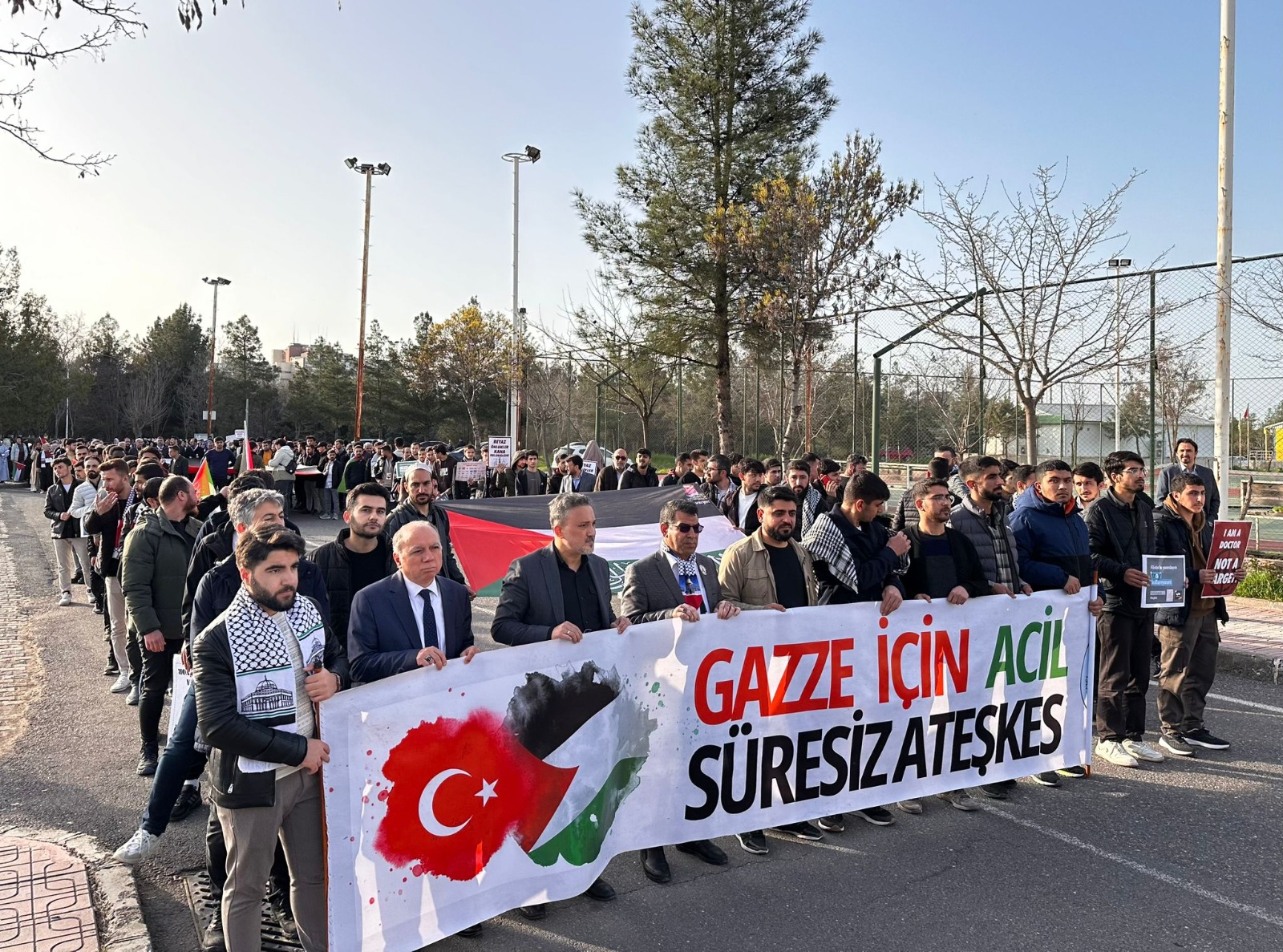 Diyarbakırlı öğrenciler Filistin’in Özgürlüğü için yürüdü