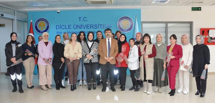 Diyarbakır Dicle Üniversitesi Rektörü