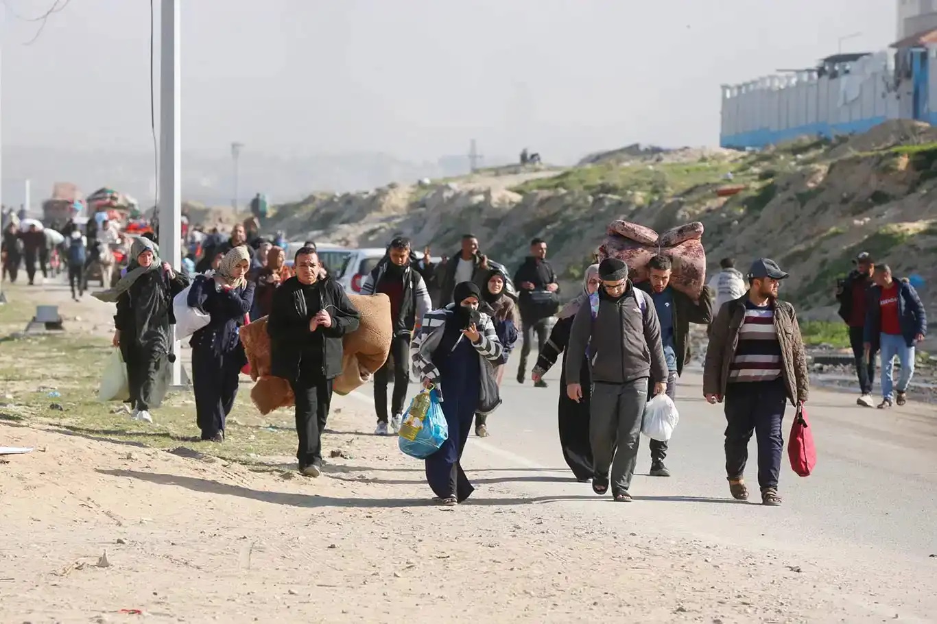 Gazze’de on binlerce Filistinliden haber alınamıyor