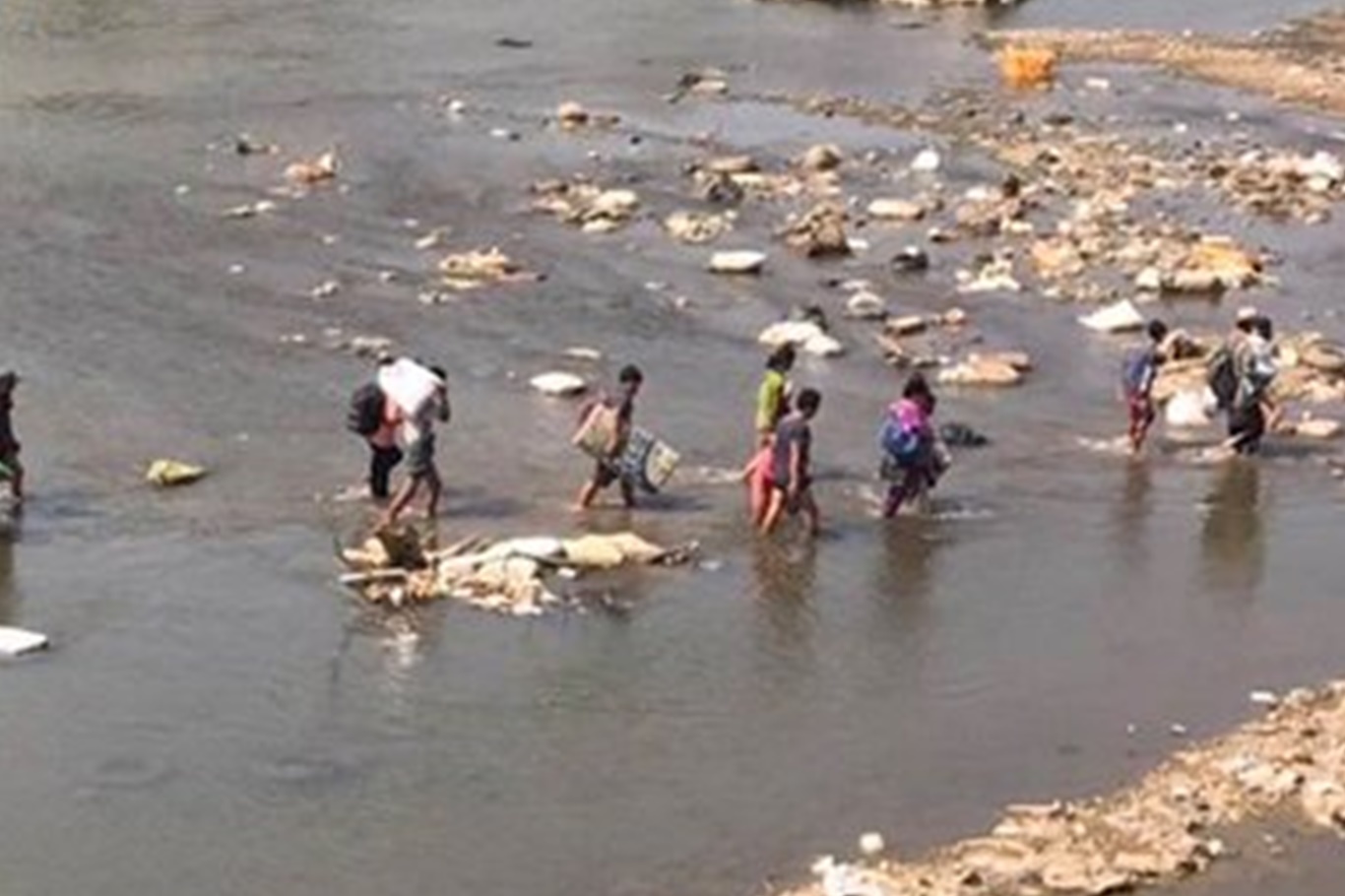 Çatışmalar nedeniyle binlerce Myanmarlı mülteci Tayland’a geçti