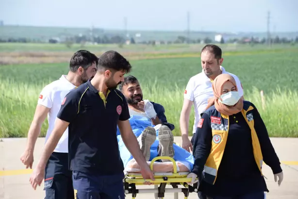 Ağaç budarken parmağı koptu, ambulans helikopterle sevk edildi