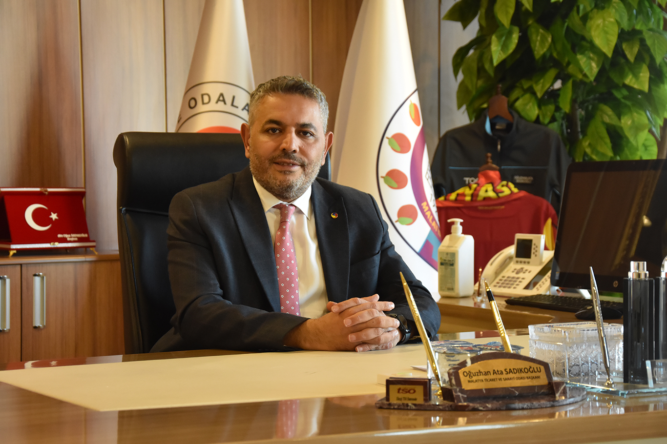 Sadıkoğlu: Önümüzdeki dört yıl en önemli gündem, depremin yaralarını sarmak olmalı