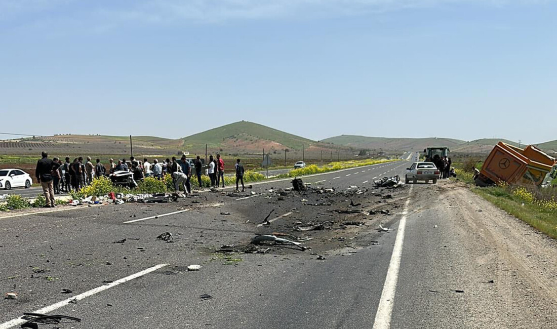 Şanlıurfa-Adıyaman kara yolunda kamyon