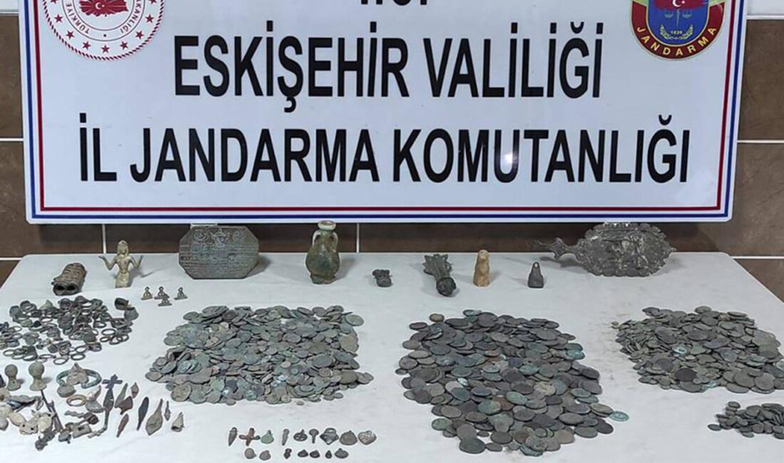 Eskişehir'in Mahmudiye ilçesinde ellerindeki