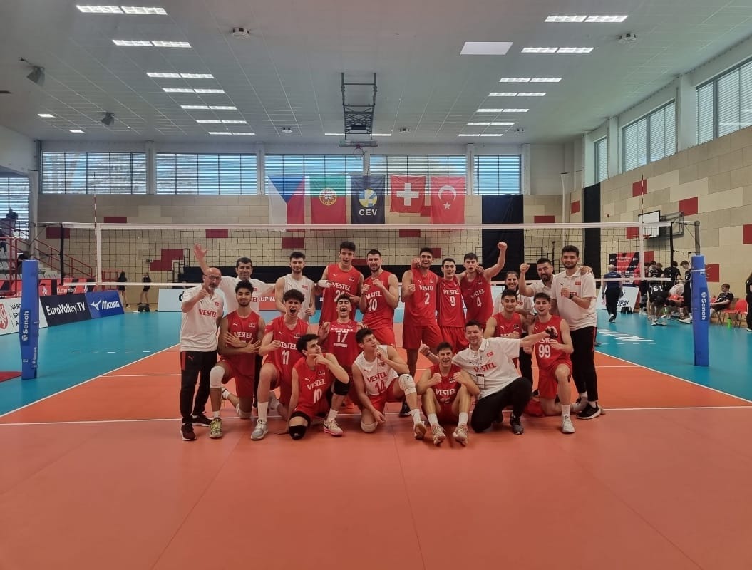 Diyarbakır BESYO’da 20 yaş altı voleybol takımına o isim antrenörlük yaptı!